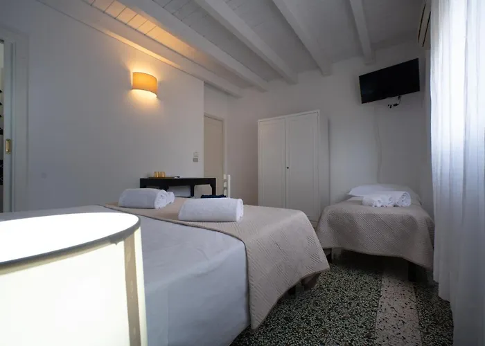 Alojamento de Acomodação e Pequeno-almoço Clori